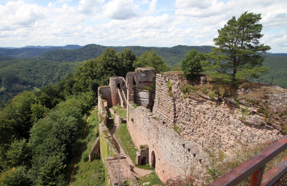 Neuscharfeneck Castle, Flemlingen, Germany, Germany
